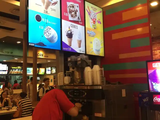 McDonald's Ice Cream Counter Food Photo 5