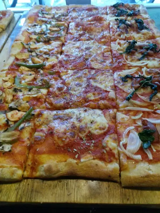 Gambar Makanan Crust - NotOnlyPizza 6