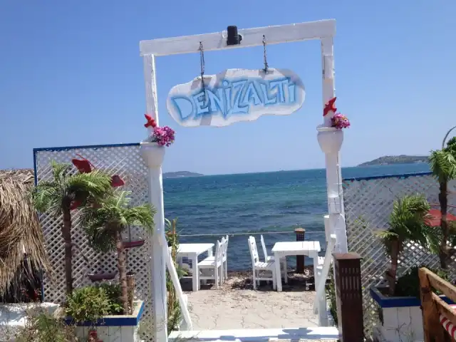 Denizaltı Cafe & Restaurant'nin yemek ve ambiyans fotoğrafları 2