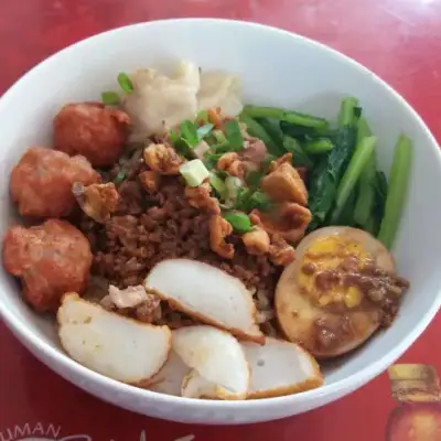 Bakmi Qiu Qiu