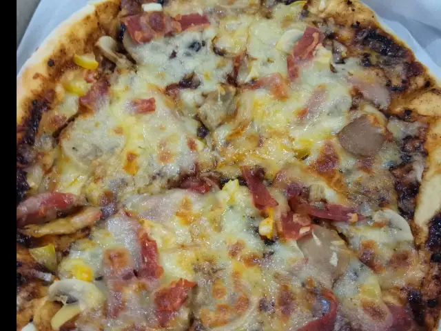 Gambar Makanan Pizza Prank 2