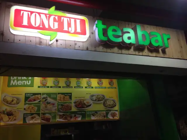 Gambar Makanan Tong Tji Tea Bar 2