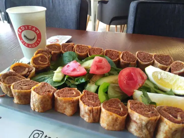 Antepli Beraat Tatlı Ve Çiğ Köfte Salonu'nin yemek ve ambiyans fotoğrafları 50