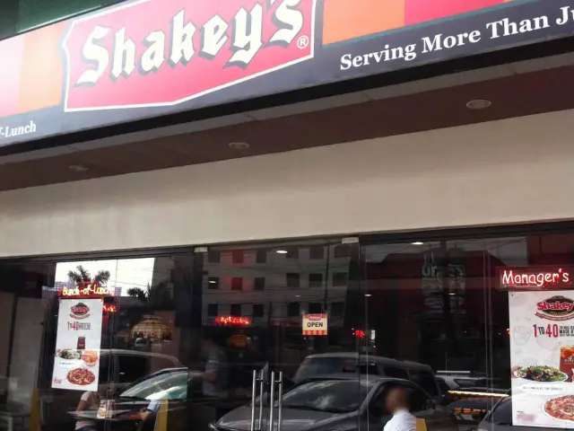 Shakey's Food Photo 9
