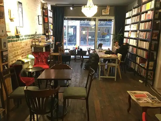 Monk Coffee & Books'nin yemek ve ambiyans fotoğrafları 1