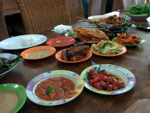 Gambar Makanan Rumah Makan Ibu Entin 16