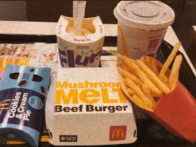 McDonald's & McCafe Food Photo 11