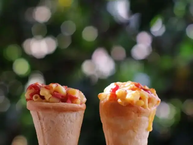 Gambar Makanan Classic Pizza Cone 3