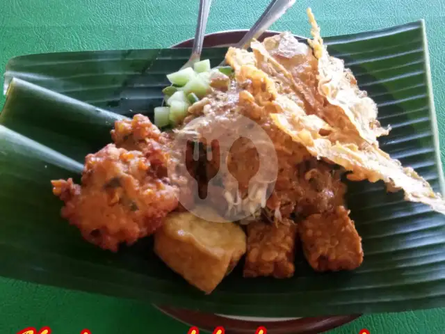 Gambar Makanan Nasi Pecel Pincuk Sambal Tumpang Marem Nganjuk, Teuku Umar 1