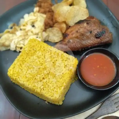 Gambar Makanan Nasi Kuning Dapoer Mak Lie, Pandega Marta 13