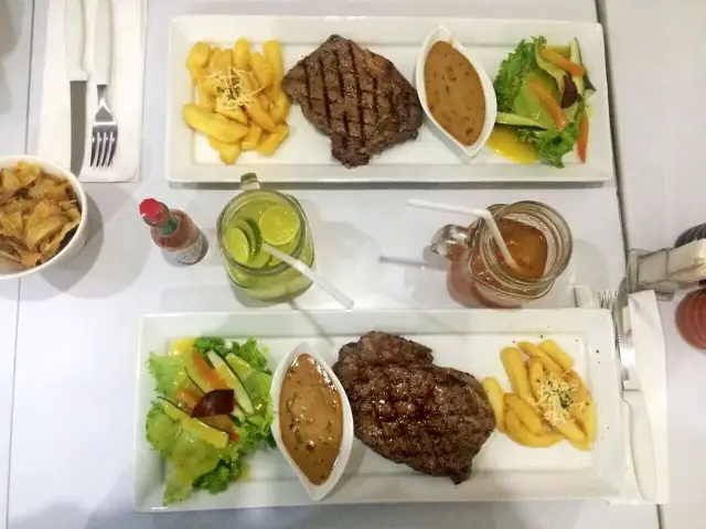 Gambar Makanan Le Boeuf Steakhouse 7