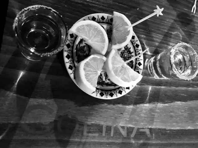 Colina Cafe Bar'nin yemek ve ambiyans fotoğrafları 15