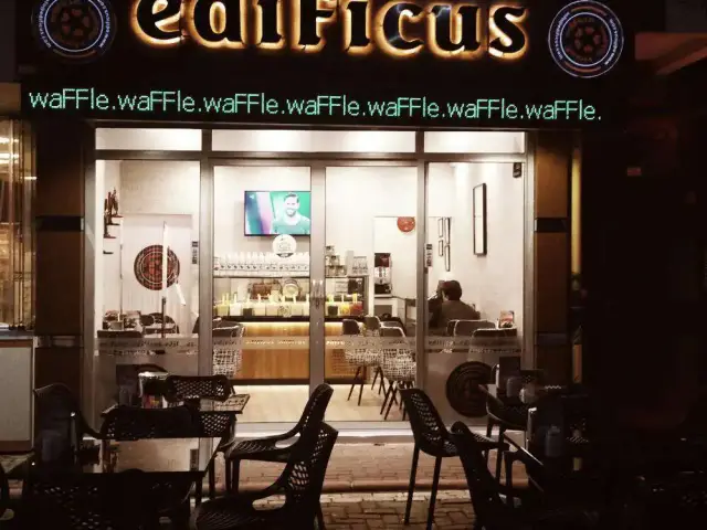 Edificus Waffle House'nin yemek ve ambiyans fotoğrafları 1