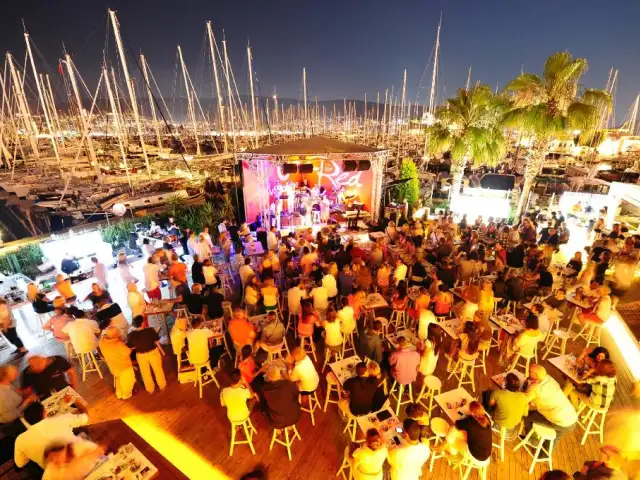 Marina Yacht Club Restaurant'nin yemek ve ambiyans fotoğrafları 7