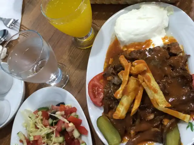 Öz Yıldırımlar Kebap Salonu'nin yemek ve ambiyans fotoğrafları 2