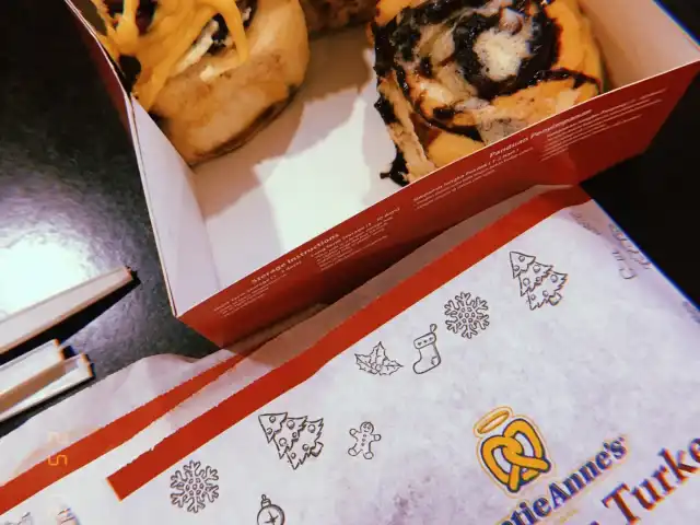 Auntie Anne’s/Cinnabon Food Photo 10