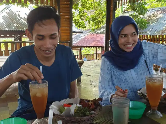 Gambar Makanan Ayam penyet bendungan 8