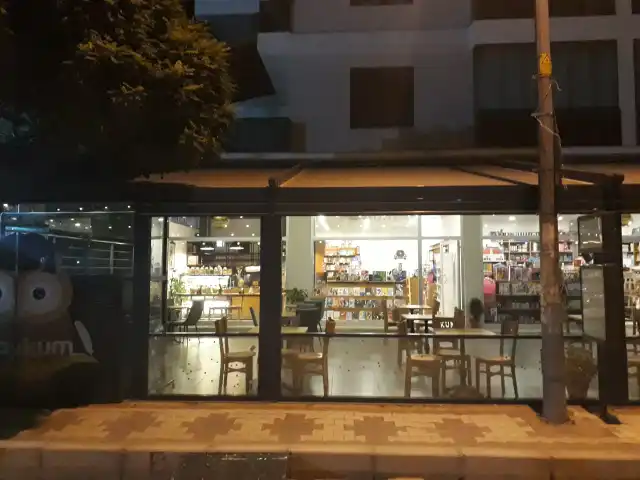 Kum Kitabevi & Cafe
