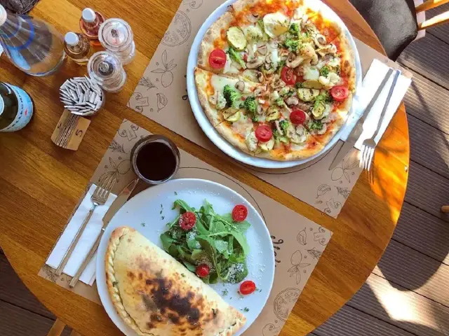 Emporio Pizza & Pasta'nin yemek ve ambiyans fotoğrafları 4