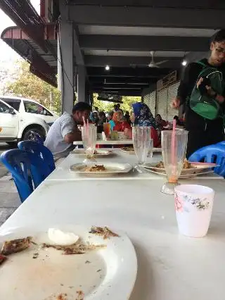 Warung Kak Ngah Poksu Nasi Kerabu Gaul Food Photo 2