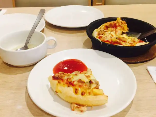 Pizza Hut Food Photo 12