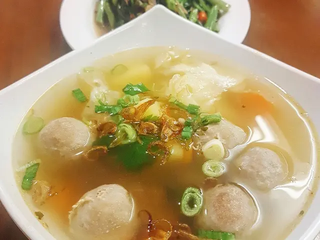 Gambar Makanan Sop Bakso Mama Khouw 3