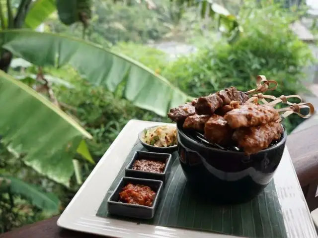 Gambar Makanan The Pool Bar at Mandapa 15