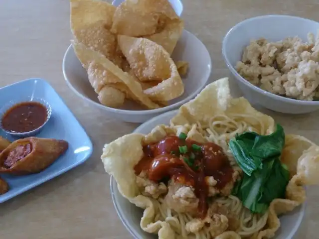 Gambar Makanan Cwie Mie Jingkrak Stasiun 1