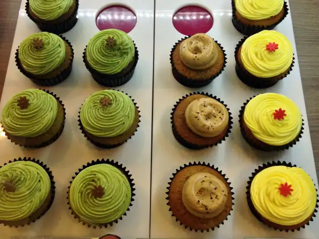 Gambar Makanan Twelve Cupcakes 5