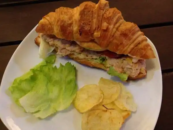 Croissant Delicatessen Food Photo 11