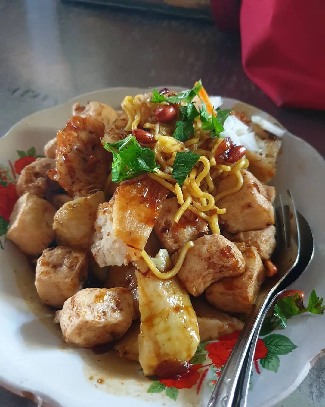 Tahu Kupat Pak Brewok