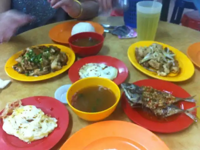 Beng Huat Asam Fish Chicken Rice Food Photo 2