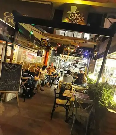 Enfes Şeyler Cafe & Bistro