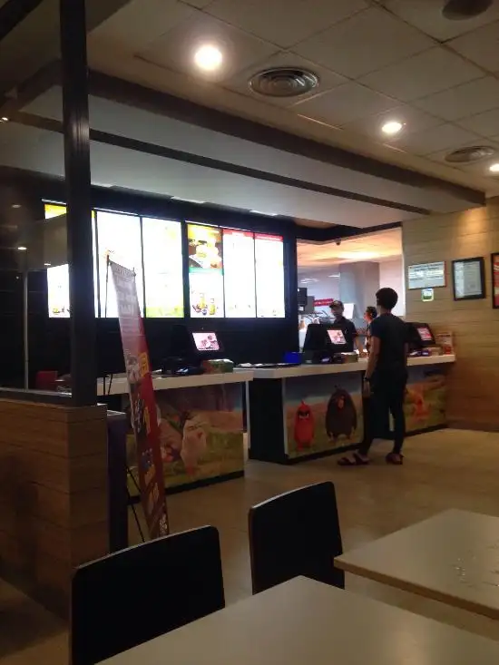 Gambar Makanan McDonald's Buah Batu 6