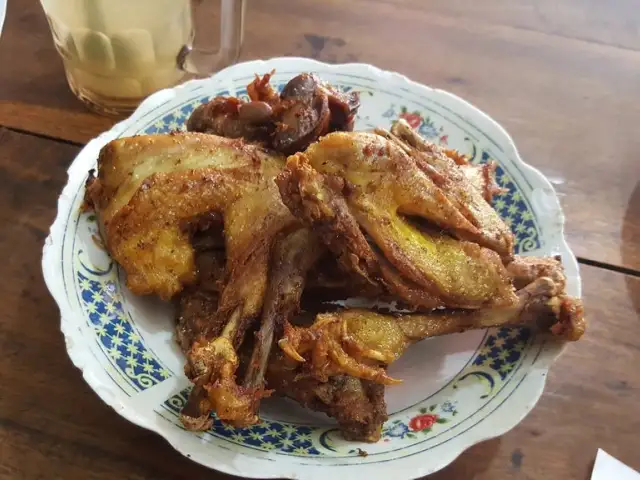 Gambar Makanan Ayam Goreng Kampung Mbak Nana 2