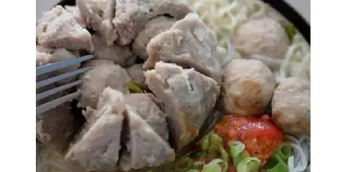 Mie Ayam Dan Bakso Bang Ali, Benda Raya
