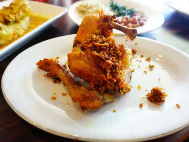 Gambar Makanan Ayam Betutu Khas Gilimanuk Bali 16