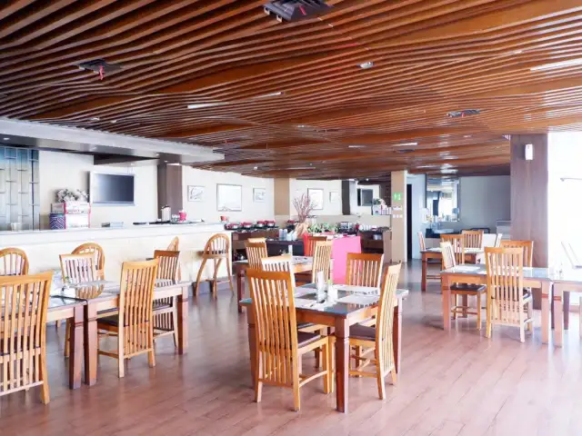 Gambar Makanan Ayanna Cafe & Lounge - Lynt Hotel 7