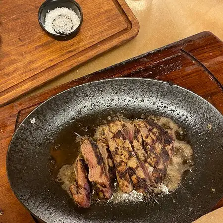 Nusr-Et Steakhouse'nin yemek ve ambiyans fotoğrafları 6