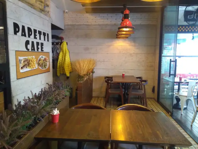 Papetti Cafe'nin yemek ve ambiyans fotoğrafları 3