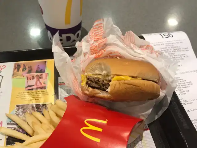 McDonald's & McCafe Food Photo 12