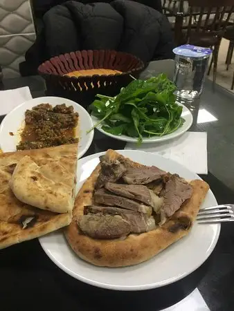 Sark Sofrasi Bitlis Büryan Salonu'nin yemek ve ambiyans fotoğrafları 1