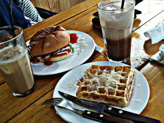 Gambar Makanan Barong Coffee & Lounge 9