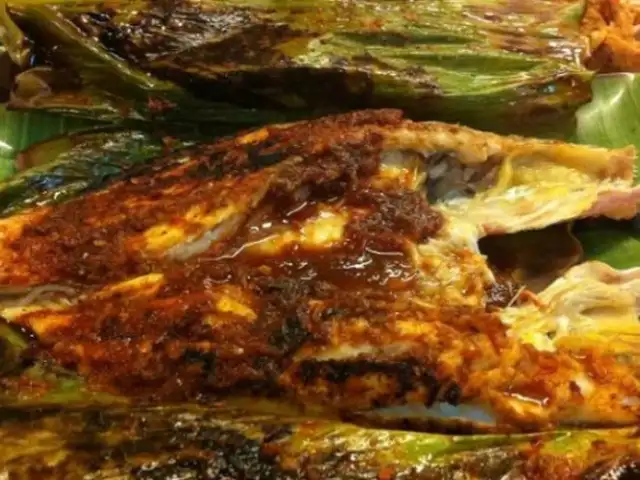 Idrus Ikan Bakar Food Photo 2