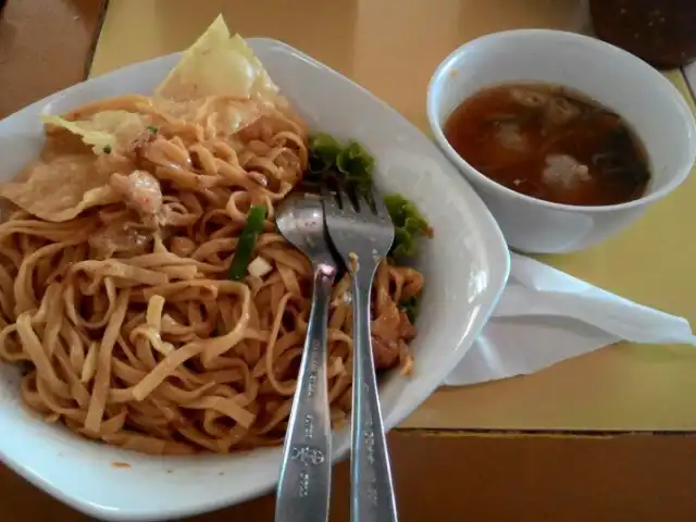 Gambar Makanan Omasemi (Mie & Bubur Ayam) 13