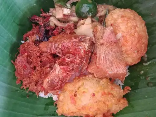 Nasi Bungkus Daun Khas Pagutan