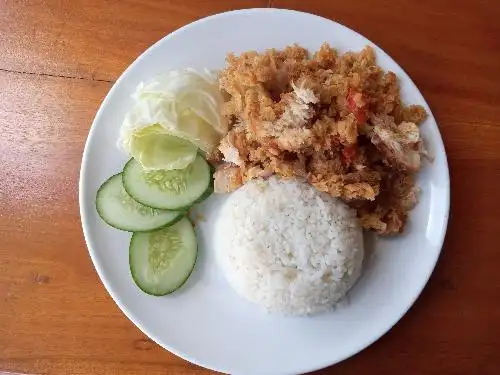 Ayam Geprek Mamaque, Catur Tunggal