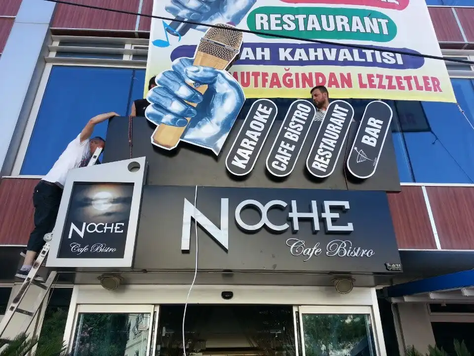 Noche Cafe Bistro