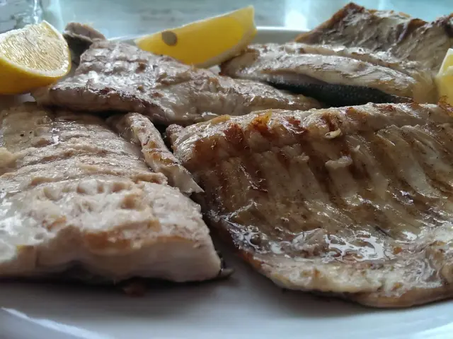 Öz Karadeniz Balık Pişirme Evi'nin yemek ve ambiyans fotoğrafları 4