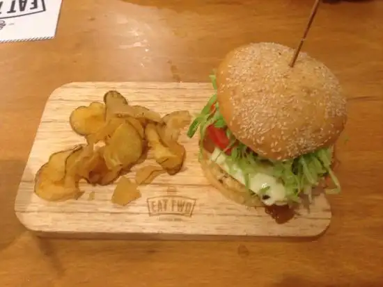 Gambar Makanan Eat Two Burger Bar 9